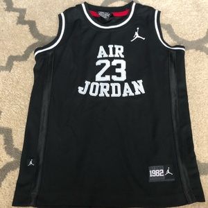 NWOT Air Jordan Jersey Sz 7